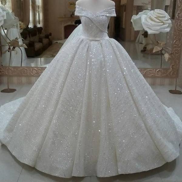 first photo of the bride dress model1